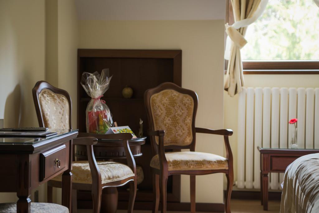 Hotel Foisorul Cu Flori Синая Экстерьер фото