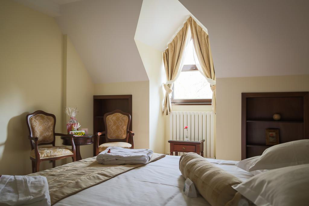 Hotel Foisorul Cu Flori Синая Экстерьер фото