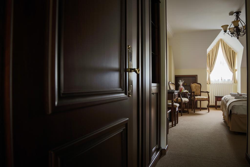 Hotel Foisorul Cu Flori Синая Экстерьер фото