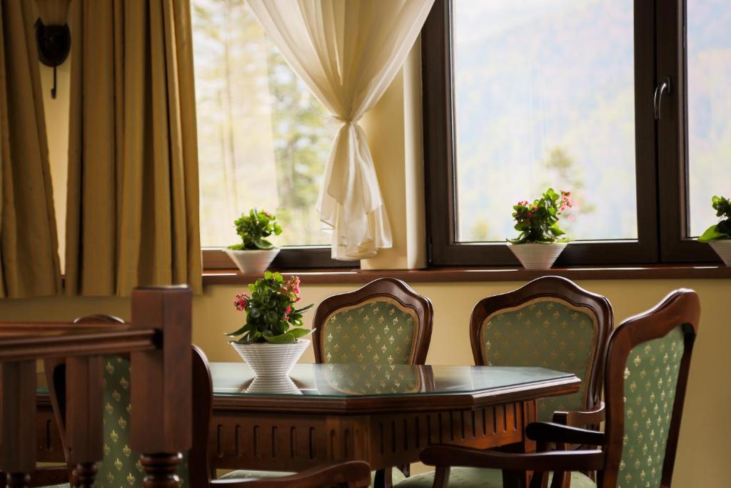 Hotel Foisorul Cu Flori Синая Экстерьер фото