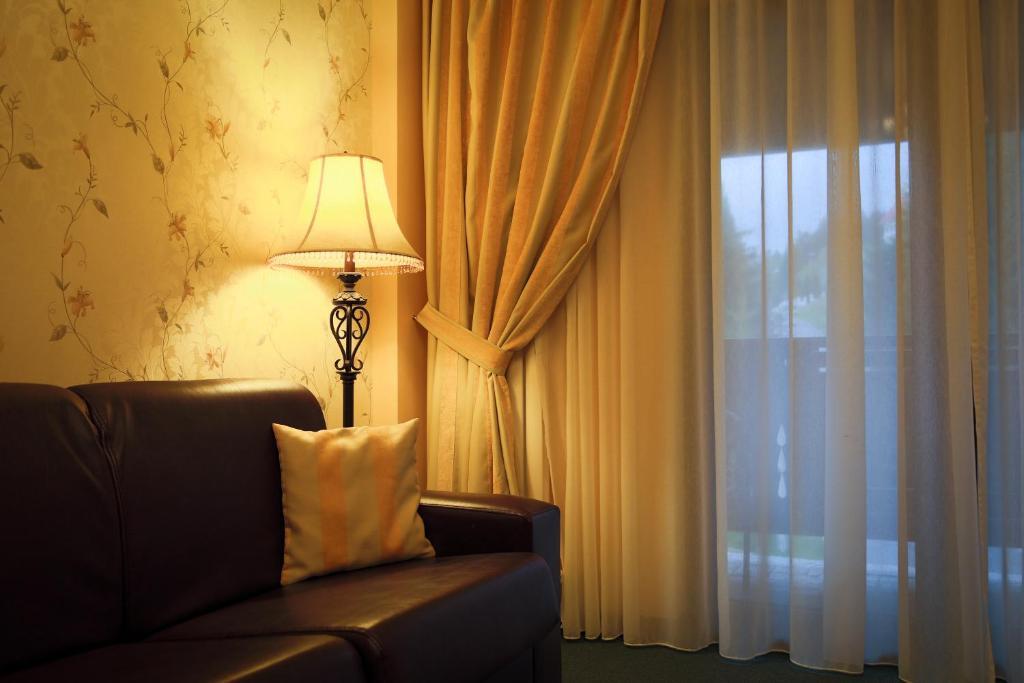 Hotel Foisorul Cu Flori Синая Экстерьер фото